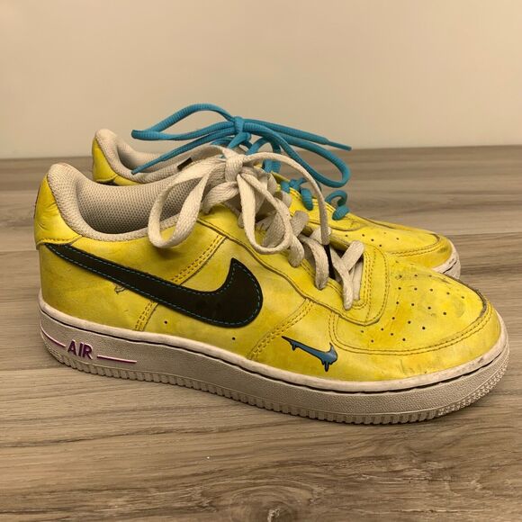 Nike Boys Air Force 1 Low Peace DC7299-700 Yellow Casual Shoes Sneakers Size 5 Y